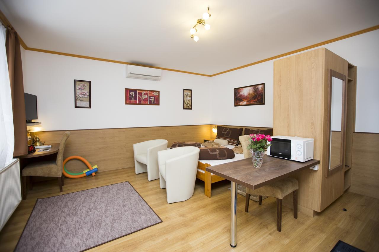 Hévíz Villa Familia Esterno foto