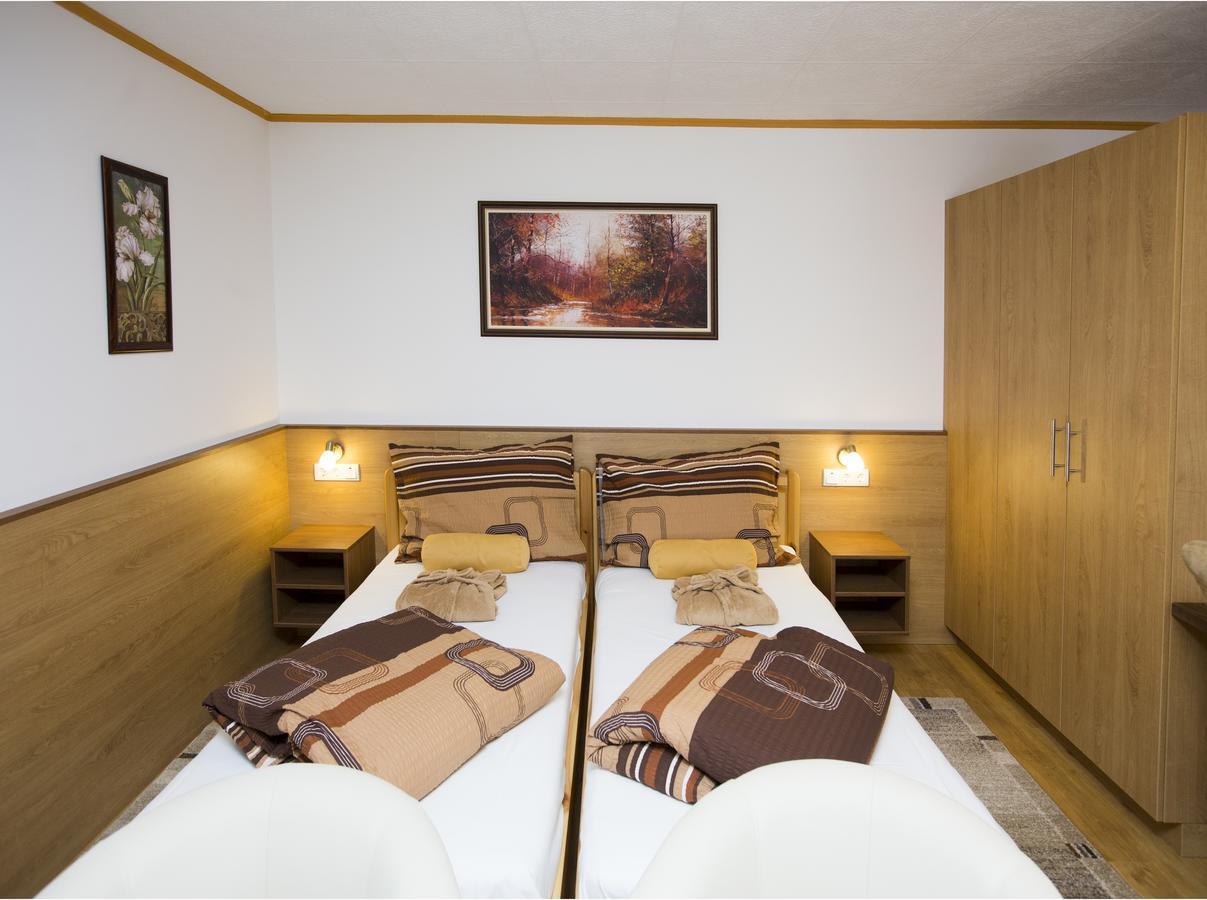 Hévíz Villa Familia Esterno foto