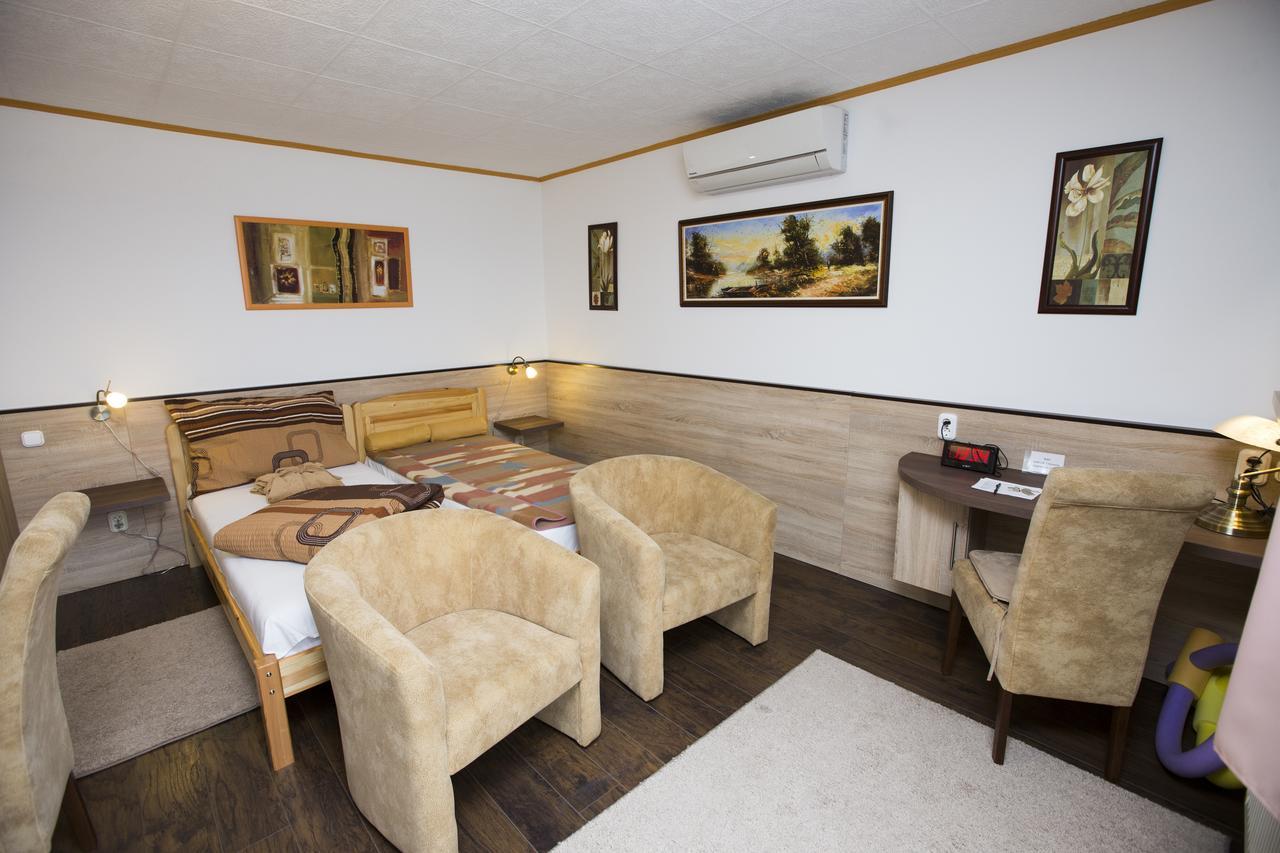 Hévíz Villa Familia Esterno foto