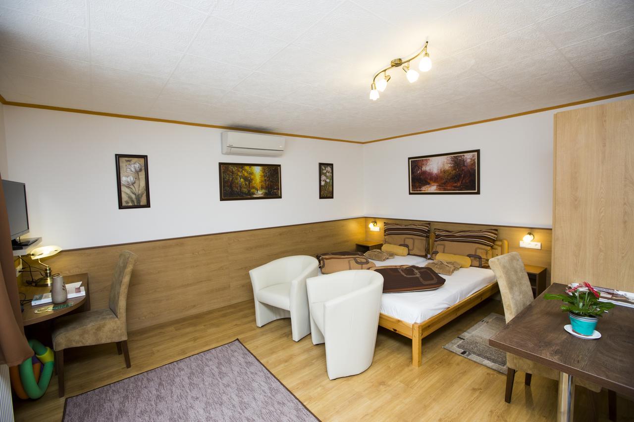 Hévíz Villa Familia Esterno foto